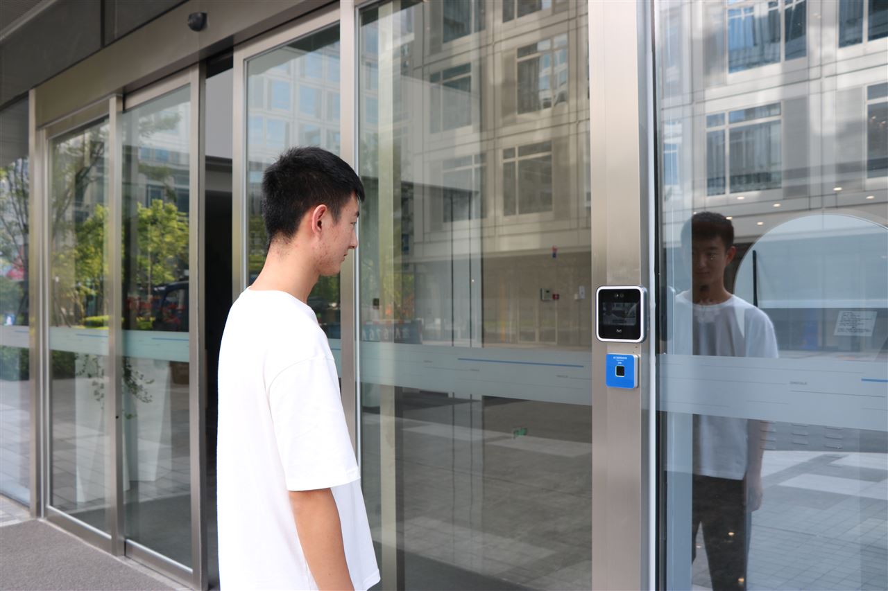 魔點D2智能人臉考勤門禁機 AI賦能下的企業(yè)智慧門禁新標桿